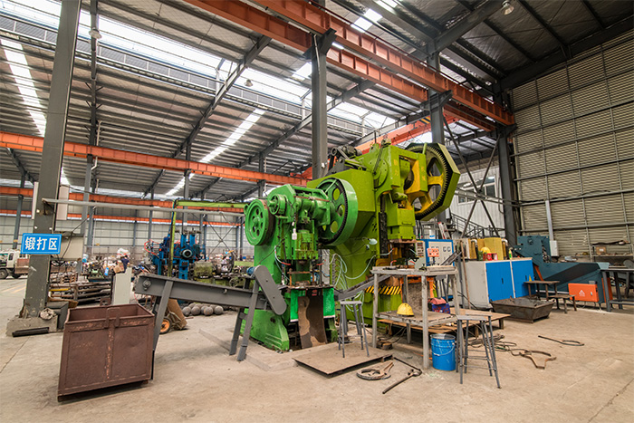 白银网架配件-锥头加工车间